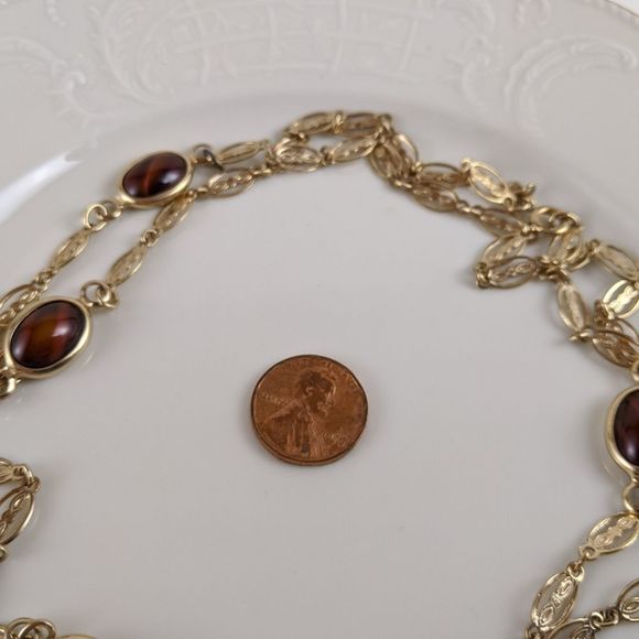Sarah Coventry Gold Tone Tiger's Eye Necklace - Picture 7 of 9